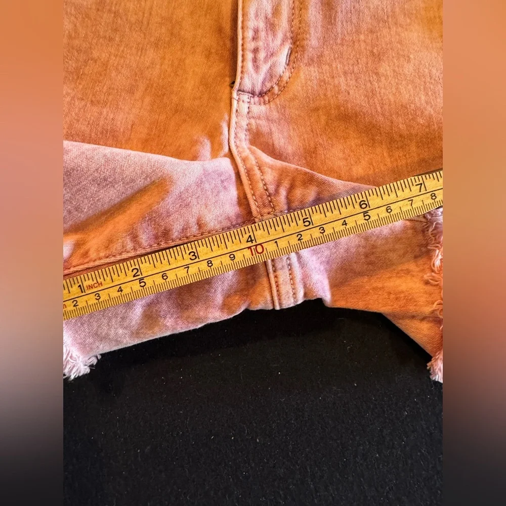 Universal Thread Washed Pink Denim Cutoff Shorts Sz 2/26 - Picture 3 of 8